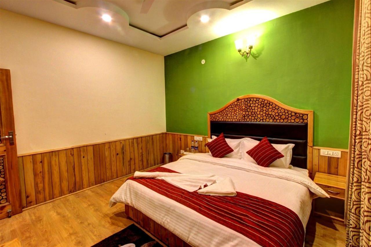 Aamod At Apple Town Hotel - Manali (Himachal Pradesh) — Photos 3