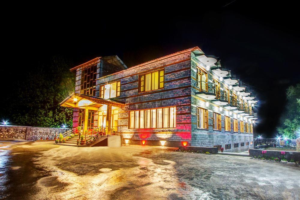 Aamod At Apple Town Hotel - Manali (Himachal Pradesh) — Photos 1